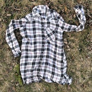 Forever 21 | Long Plaid Pajama Shirt w/ Pockets